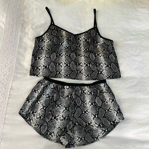 TOPSHOP Loungewear Snakeskin Pajamas Set